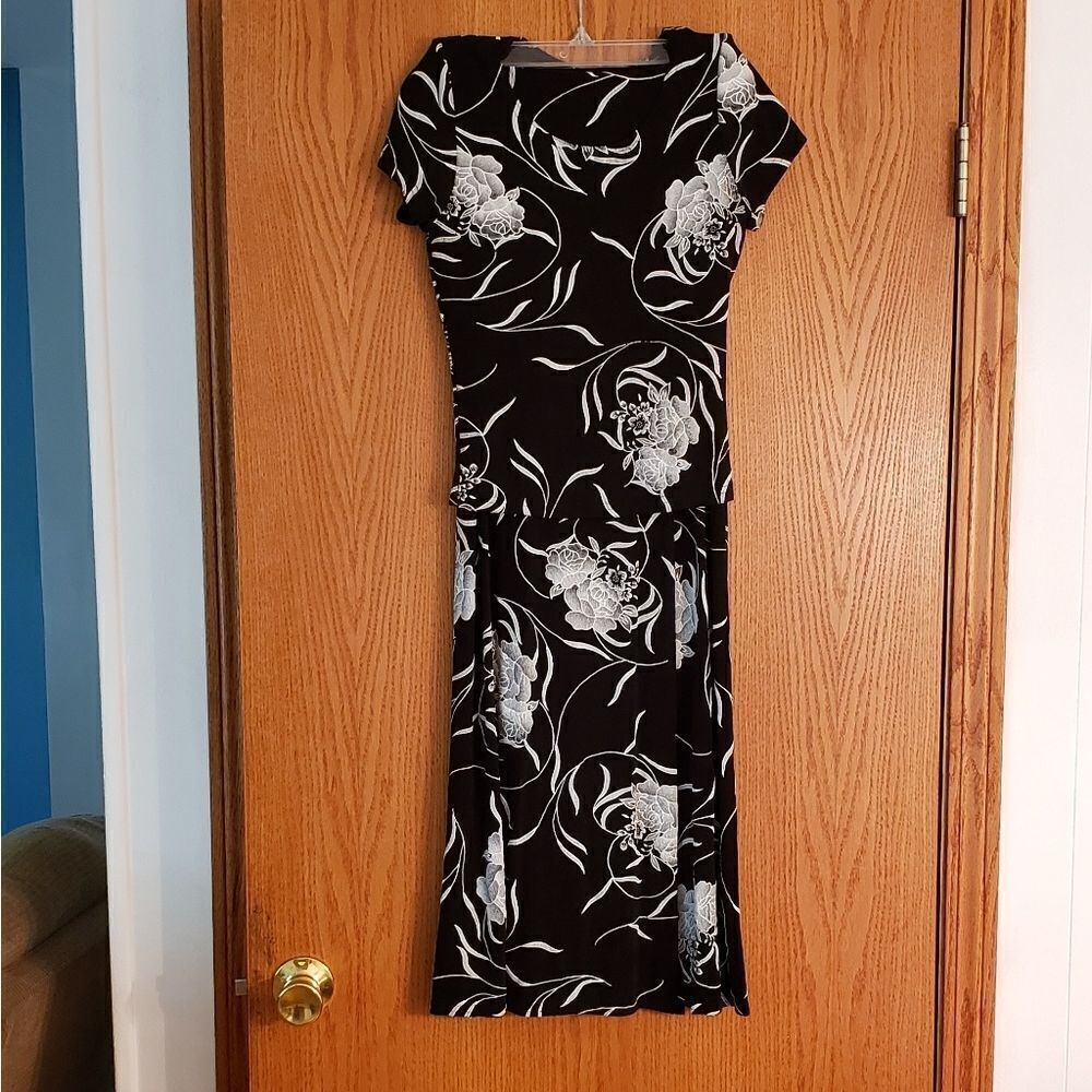 Stunning 2 Pc. Floor Length Floral Skirt and Top - Ladies Sz M